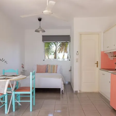 Apartment Near To The Beach Vergaiika
